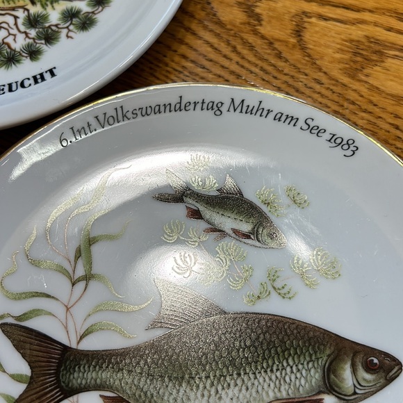 Vintage Rolf Tremmel wildlife  plates.  Dated 1983. Listing for all 3. - Picture 2 of 8
